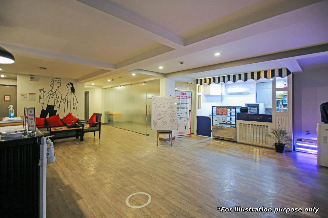 Hotel Vaccinated Staff- Oyo Townhouse 105 Khar West Station Mumbai Exterior foto