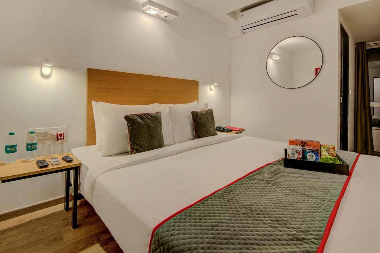 Hotel Vaccinated Staff- Oyo Townhouse 105 Khar West Station Mumbai Exterior foto